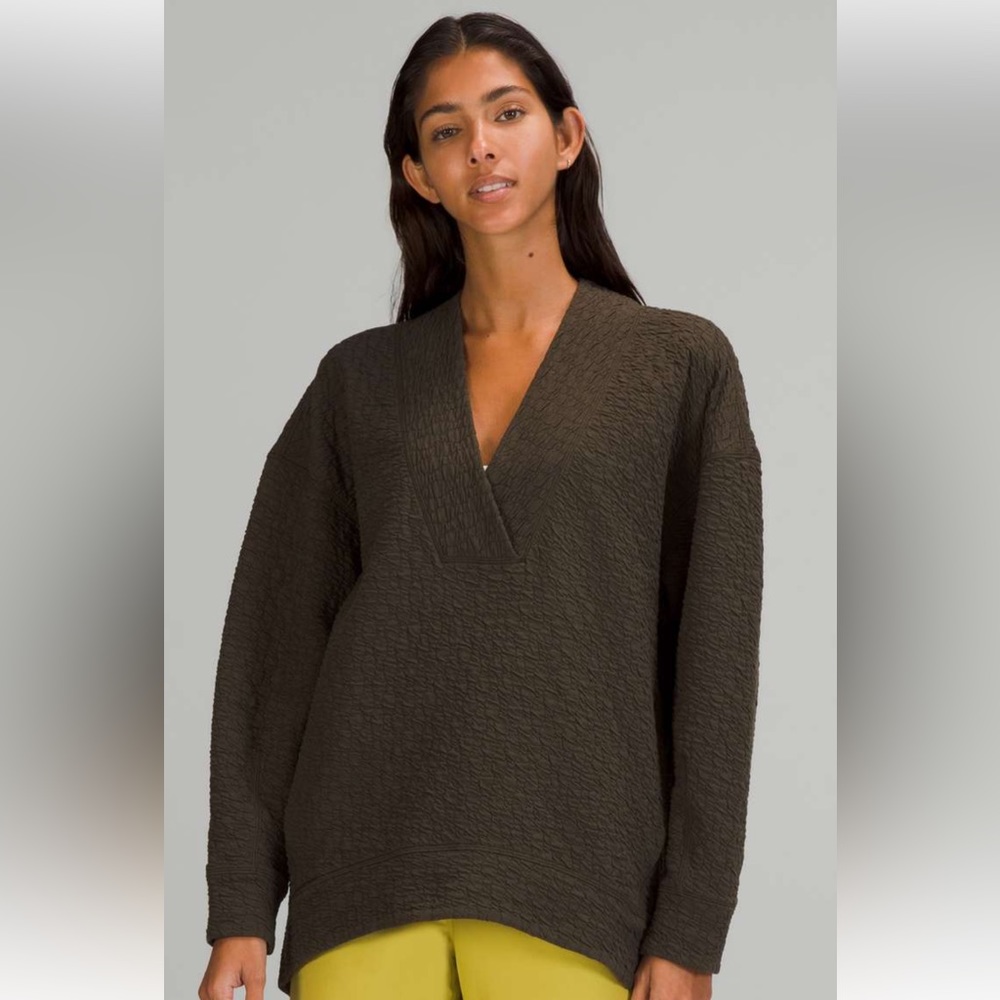Lululemon Rippled V-Neck Pullover